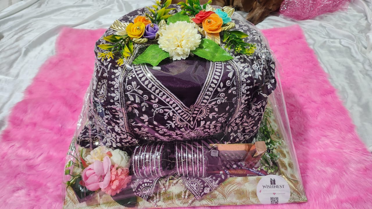 Luxurious outfit hamper